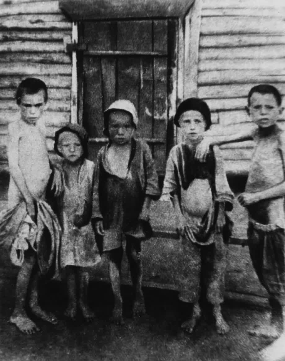 Starving children, Volga region, 1922
